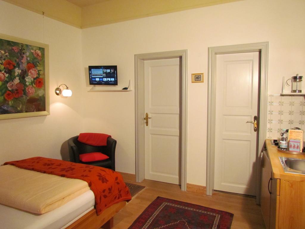 Apartments Im Froschhaus Mit Fruehstueckskuechen 프리드리히슈타트 객실 사진