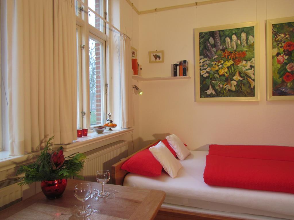 Apartments Im Froschhaus Mit Fruehstueckskuechen 프리드리히슈타트 객실 사진