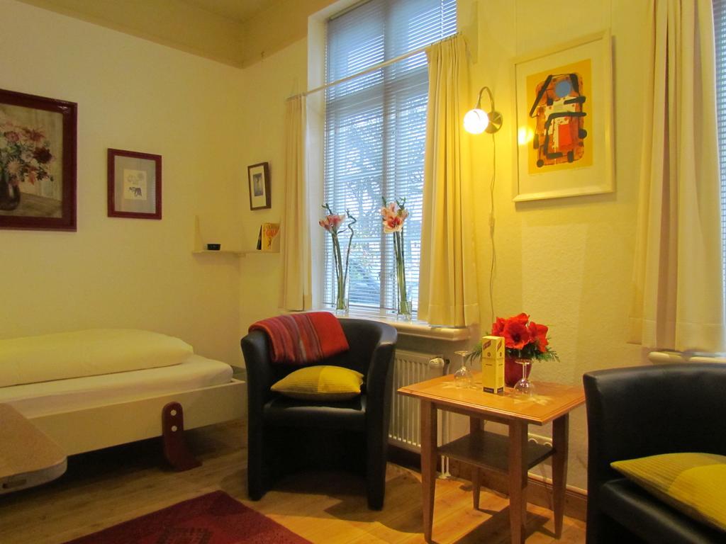 Apartments Im Froschhaus Mit Fruehstueckskuechen 프리드리히슈타트 객실 사진