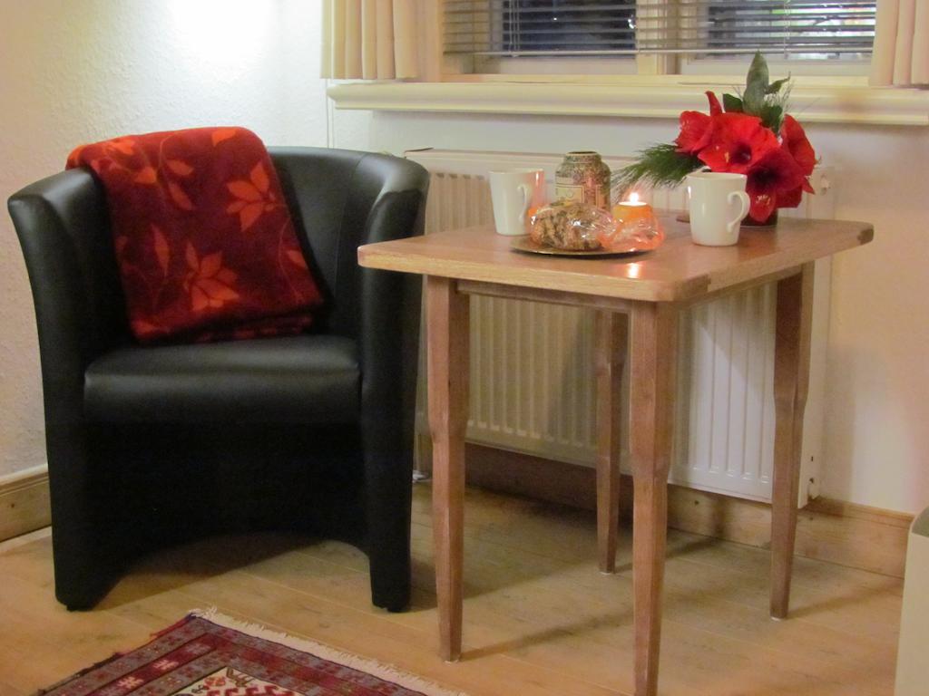 Apartments Im Froschhaus Mit Fruehstueckskuechen 프리드리히슈타트 객실 사진
